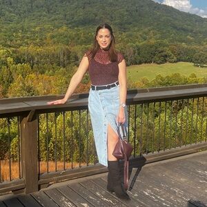 Meet your Posher, Cassandra